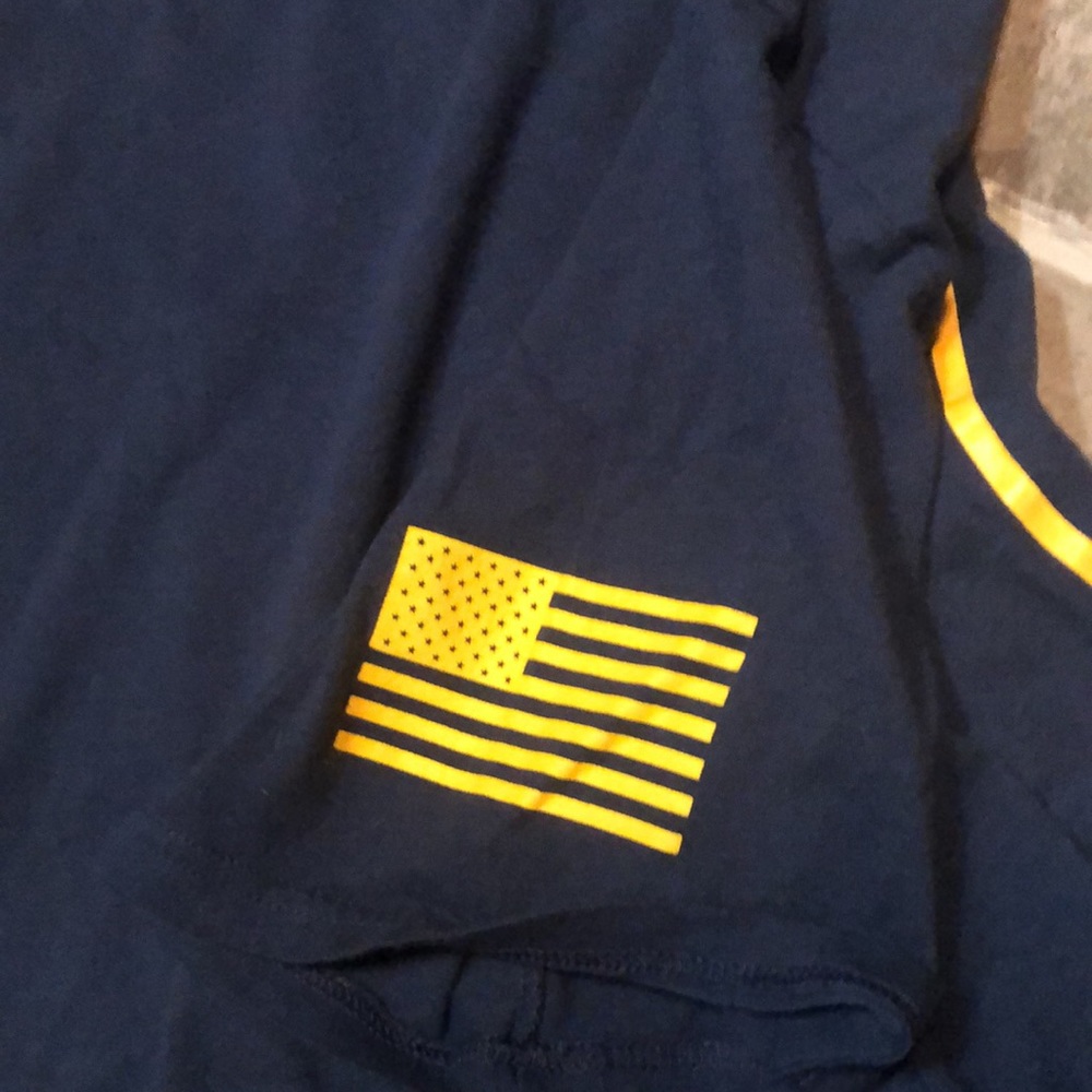 Under Armour Tee - image 5